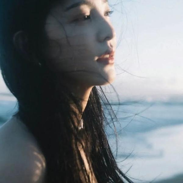 踏入黑暗海报
